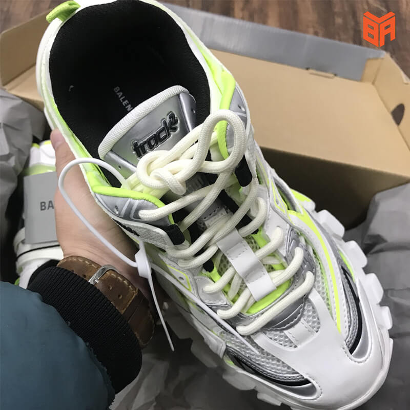 react Oar Scared to die balenciaga track 3 أبيض Adept card Power cell