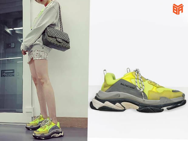 HyunA chất lừ với đôi sneaker vàng