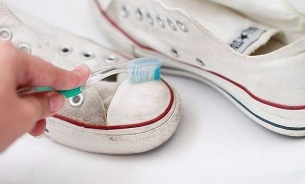 ban chải đánh răng cũ phụ kiện custom giày